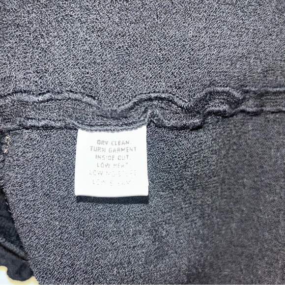 St. John Black Knit Textured Luxury Work Wear Skirt Size 8 - Picture 7 of 8